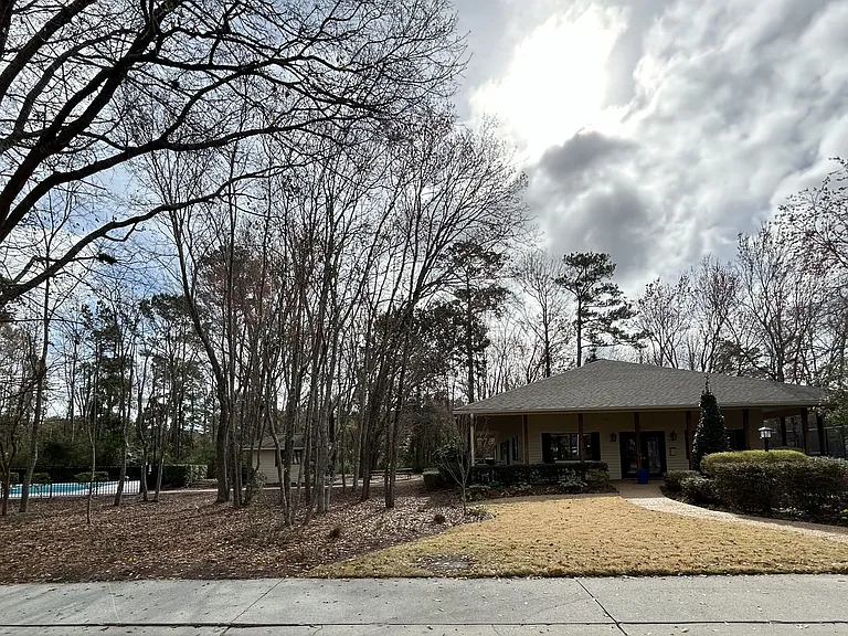 1213 Bayside Cir W — Photo 29