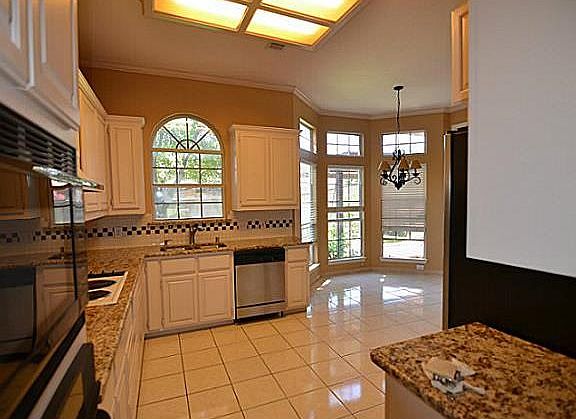 4th image of 3208 Ipswich Dr