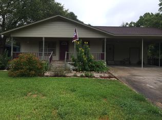 1204 Clark St, Yoakum, TX 77995