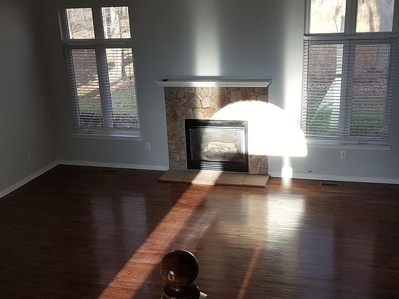 4th image of 53630 Deerfield Ln