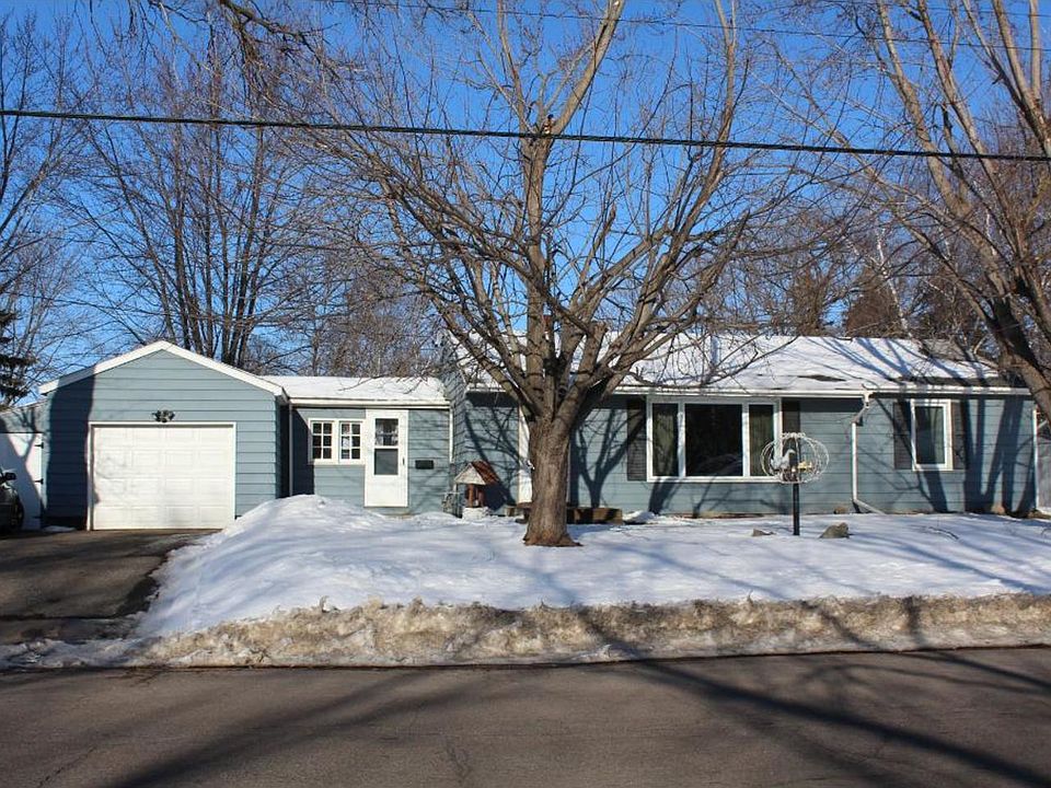 1st image of 916 4th Ave N