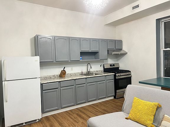 3rd image of 401 N 41st St APT 2