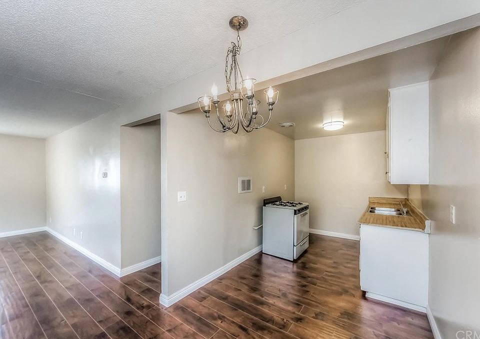 1st image of 1377 Abbey Ln APT 4
