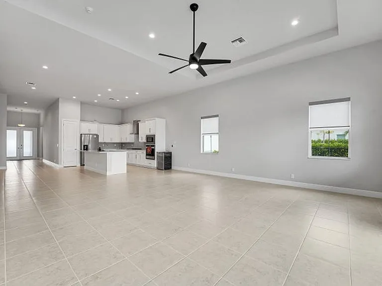 12582 Nautilus Cir — Photo 4