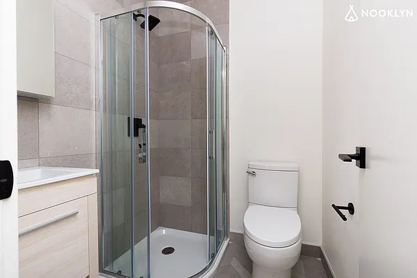 Rented by Nooklyn NYC LLC | media 47