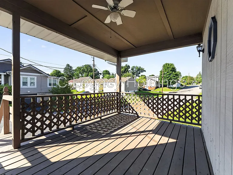 200 Reeves Ave — Photo 2