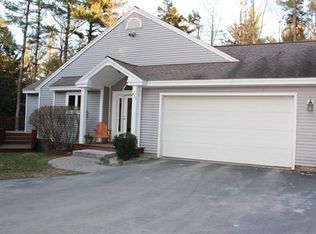 433 County Rd, New London, NH 03257