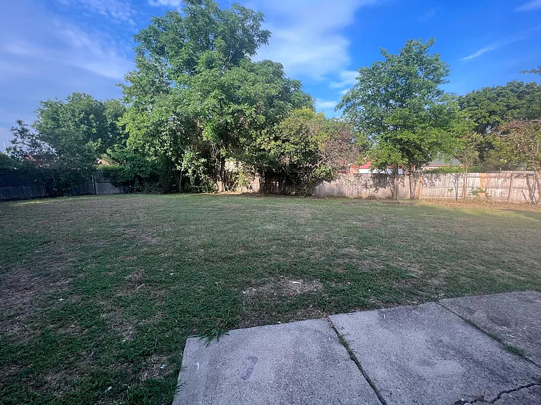 6004 Pinto Cir — Photo 29