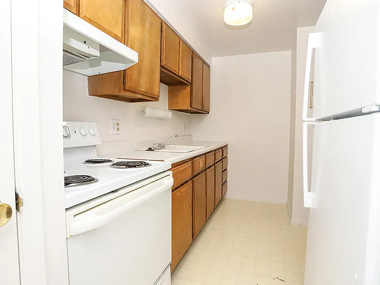2459 S York St — Photo 25