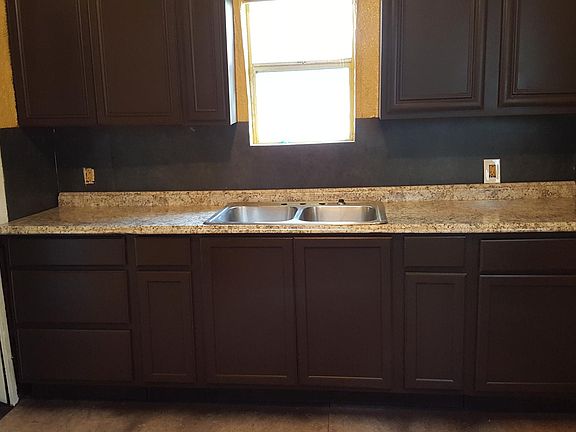 3rd image of 803 Thomas Blvd