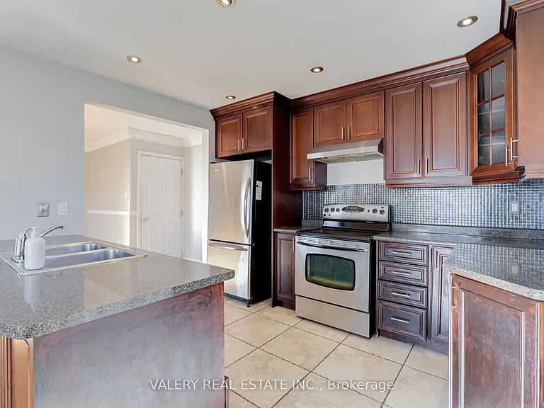 118 Dorcot Ave #MAIN — Photo 9