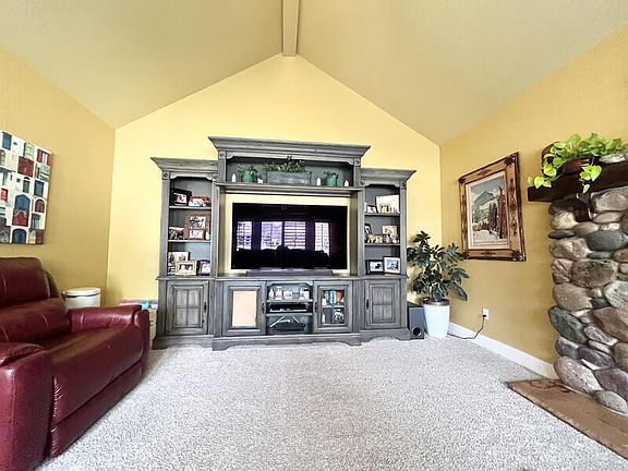 4th image of 2035 E Quartzridge Dr