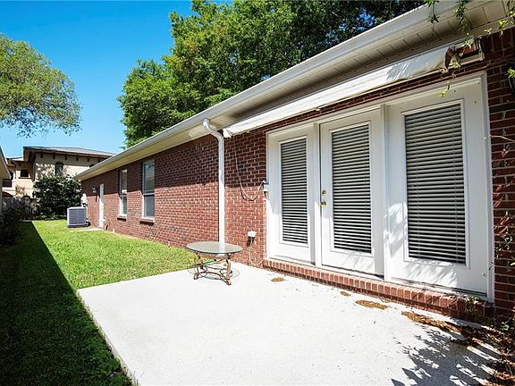 5th image of 100 Kensington Ct