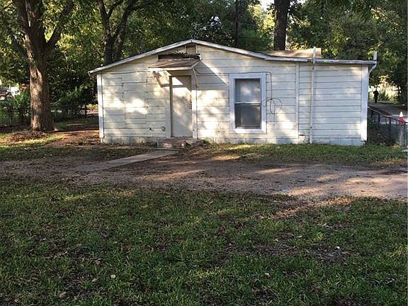 3rd image of 709 E Avenue F