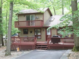 1107 Mustang Rd, Lake Ariel, PA 18436