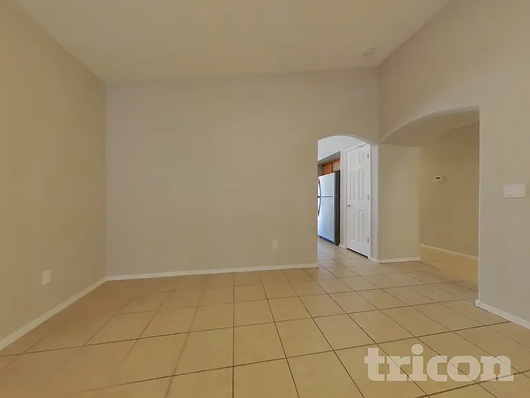 22371 W Solano Dr — Photo 2