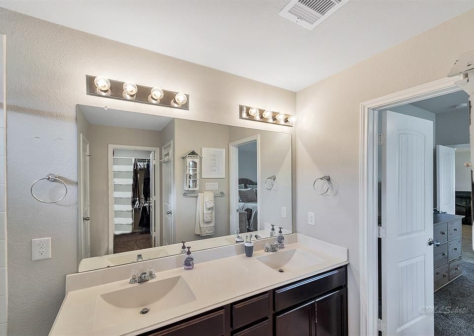 1st image of 17742 Auburn Heights Trl