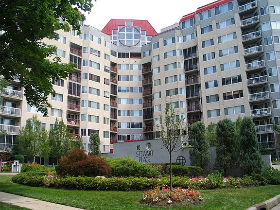 5th image of 10 Stewart Pl APT 3EE
