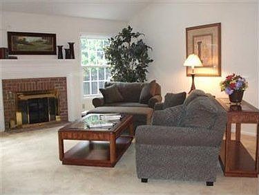 3rd image of 219 Manorbrook Dr