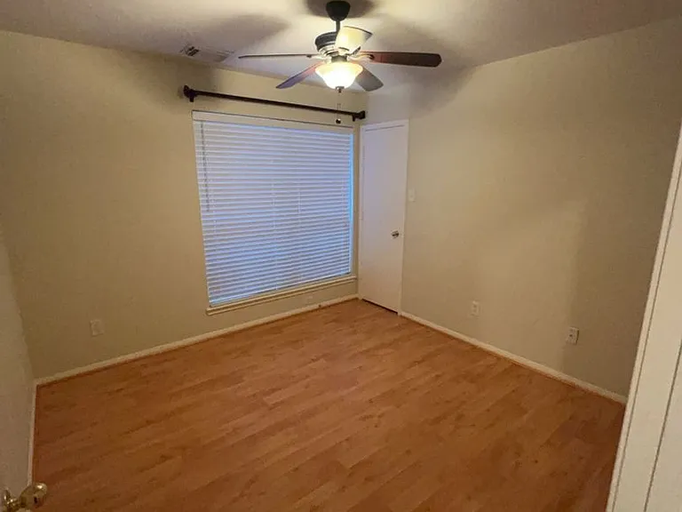 5523 Dapplewood Ln — Photo 12
