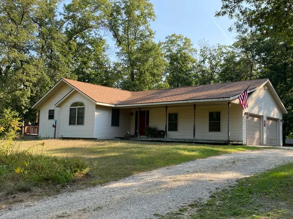 370 N Lester Ave, White Cloud, MI 49349