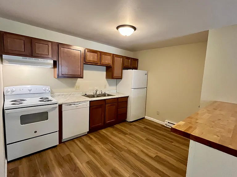 1901 S 1st St #7 — Photo 3