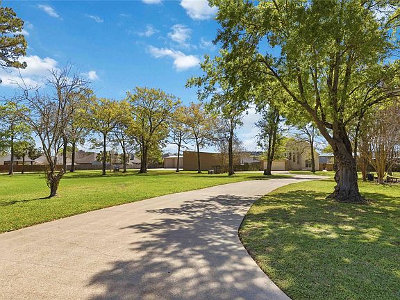 2nd image of 1930 Old River Rd