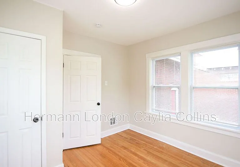 3424 Lucas And Hunt Rd — Photo 10