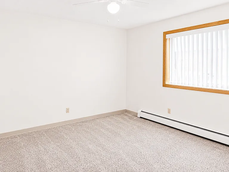 Rolling Hills Apartments — Photo 80