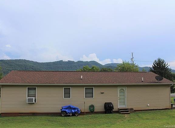 2nd image of 1310 Mountain Glen Cir