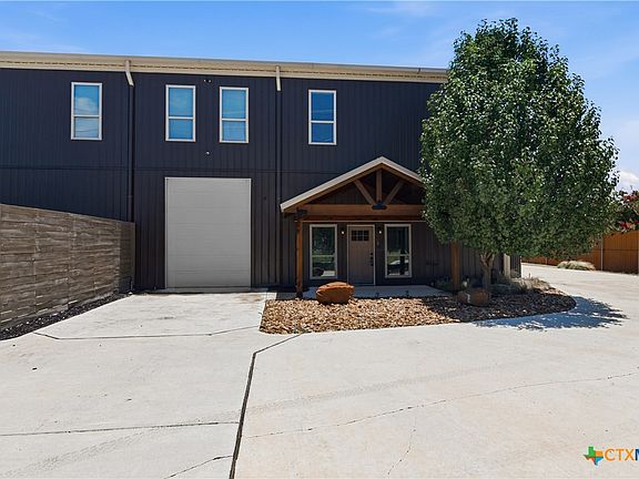 2nd image of 2948 Goodwin Ln