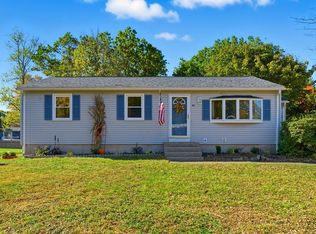 22 Phelps St, Easthampton, MA 01027