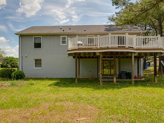 4th image of 25845 Shamrock Ln