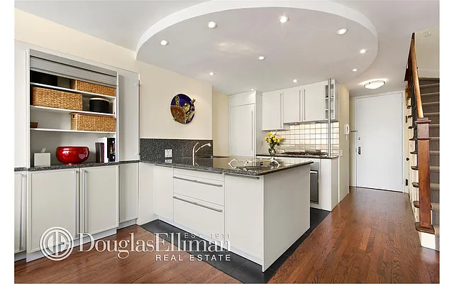 Rented by Douglas Elliman | media 15