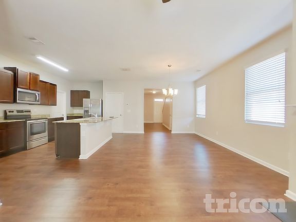 3rd image of 106 Hayes Park Dr