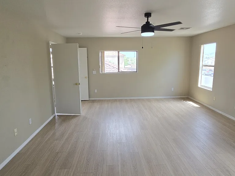 2369 E 35th Ave — Photo 5