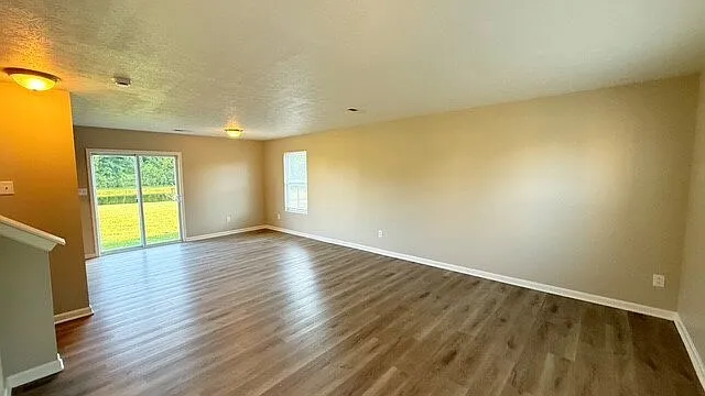 4 bed, 2.5 bath, 1672 sqft, $1,785 — Photo 3