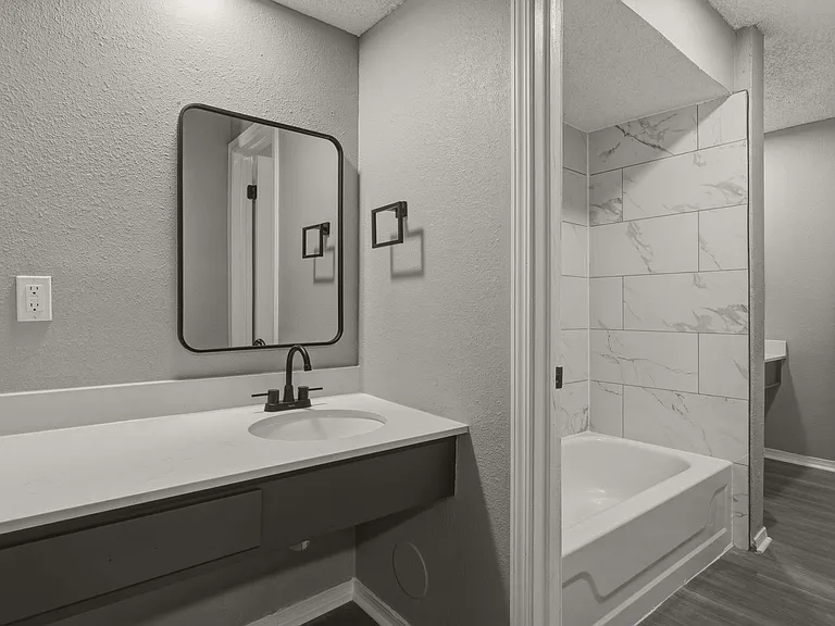 Timberwood Apartments — Photo 17