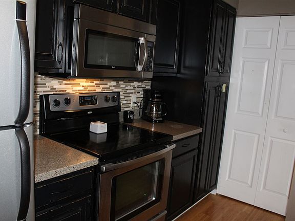 5th image of 700 Hillside Dr #8-DRIVE8