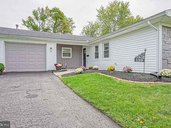 3rd image of 139 Edge Ln