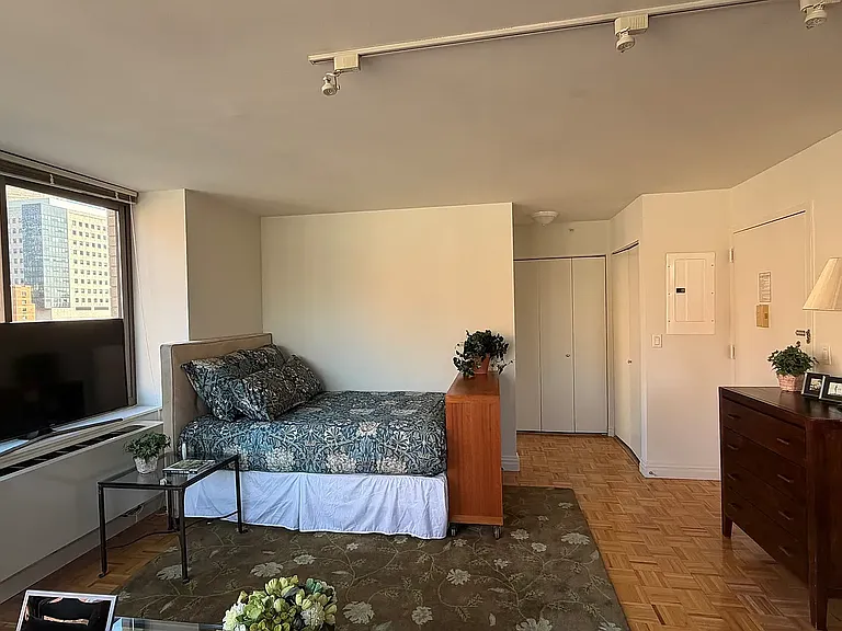1500 Lexington Ave #12A — Photo 7