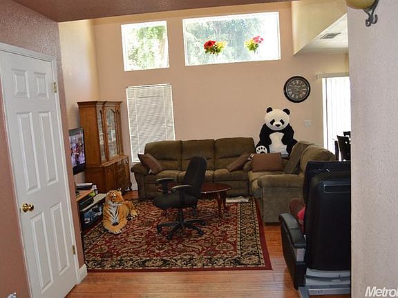 2nd image of 128 Summerwood Dr