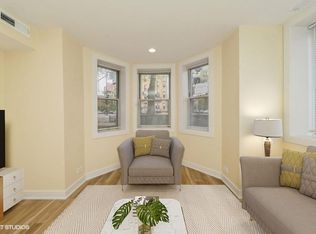 301 W Wisconsin St #B, Chicago, IL 60614