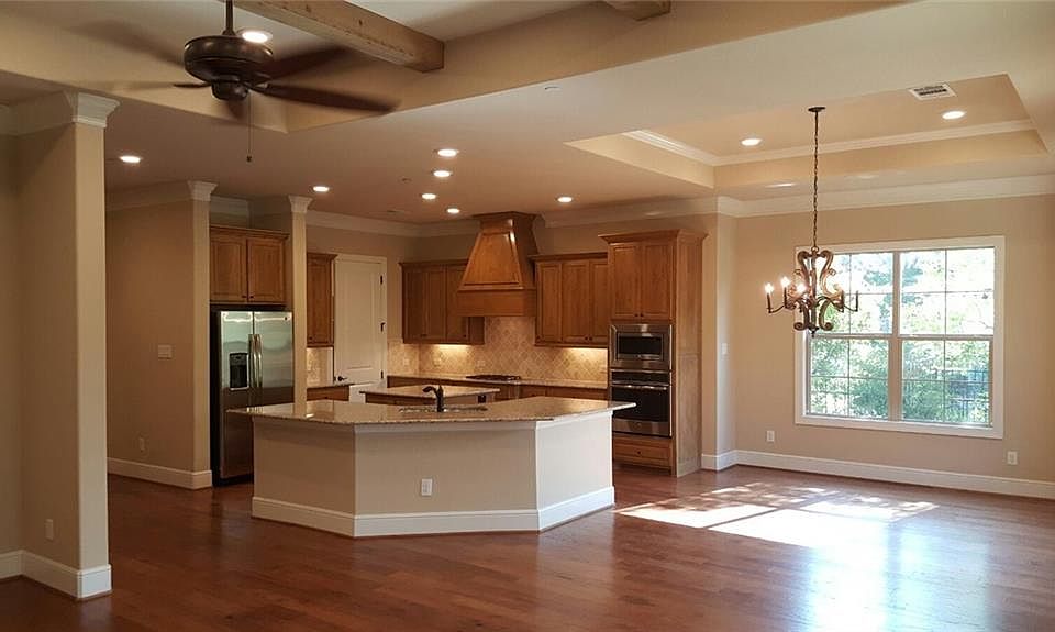 1st image of 423 Watermere Dr