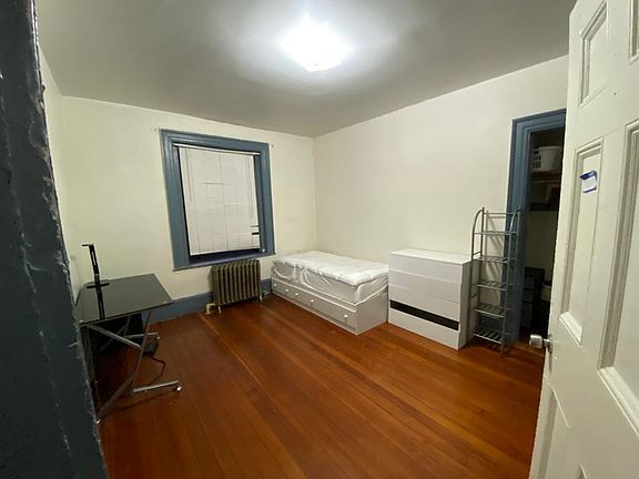 3rd image of 116 Hemenway St APT 4E