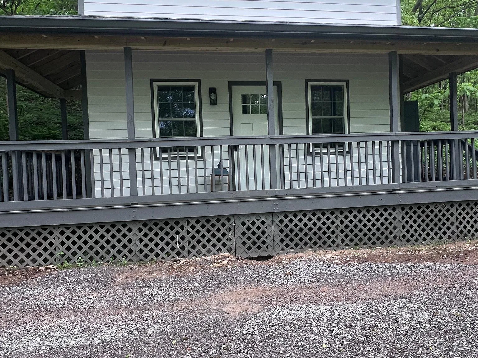 2464 Center Point Rd S — Photo 3