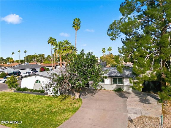 2nd image of 4705 S COUNTRY CLUB Way