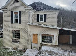 132 Pennsylvania Ave #1, Cameron, WV 26033