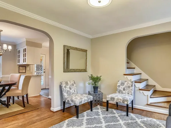 28 W Caton Ave, Alexandria, VA 22301