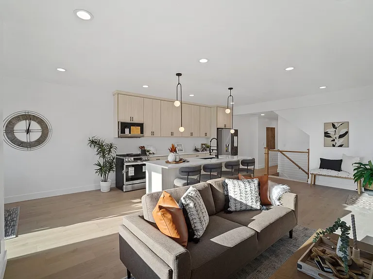 603 N Darwin St — Photo 12